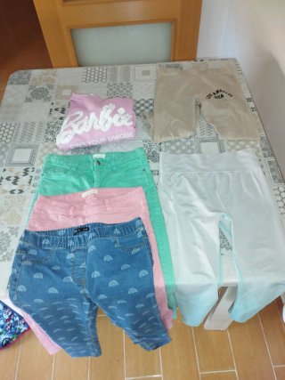 Lote 3 pantalones y sudadera Barbie