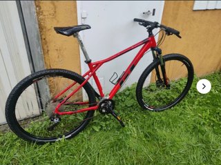 Bicicleta de Montaña GT Roja