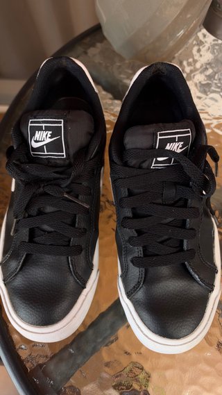 Zapatillas Nike Negras y Blancas