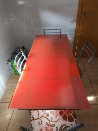 Mesa de cocina de cristal con 4 sillas