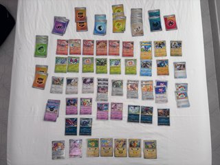 Lote de Cartas Pokémon 30 Aniversario