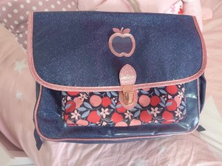 Mochila Bandolera Azul y Rosa.