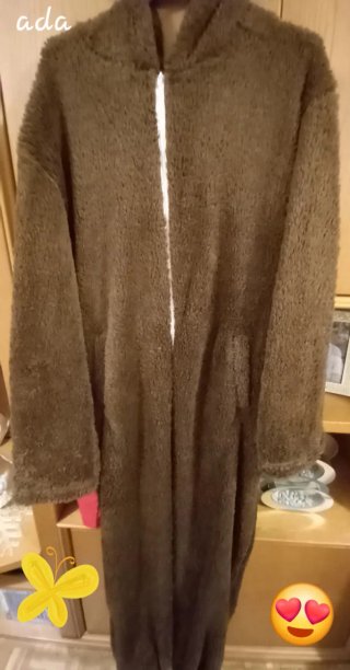 Pijama de cuerpo entero con capucha