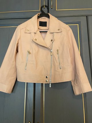 Cazadora de piel estilo biker