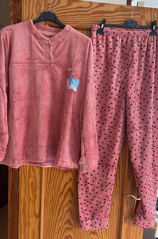 Pijama de dos piezas rosa