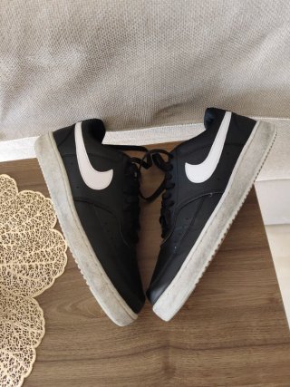 Zapatillas Nike Negras y Blancas Talla 42