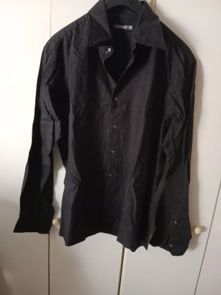 Camisa negra de hombre