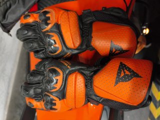 Guantes de Piel Dainese Negro y Naranja