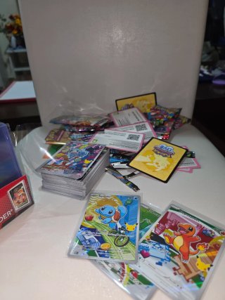 Cartas Pokémon Squirtle, Charmander y Bulbasaur