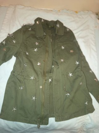 Chaqueta Levita Caqui con Estrellas Talla M