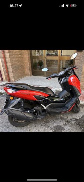 Yamaha NMAX 125 Roja