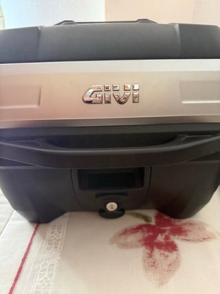Baúl para moto Givi B32N Bold