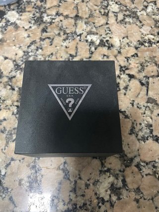 Reloj Guess Dorado