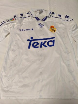 Camiseta deportiva fútbol retro