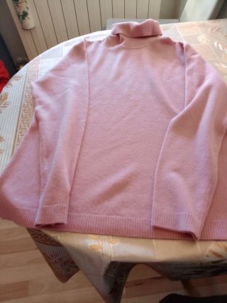 Jersey de cuello alto rosa