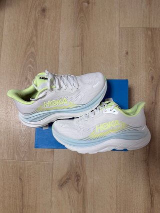Hoka Clifton 11