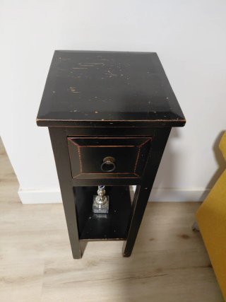 Mesita cajonera de madera negra