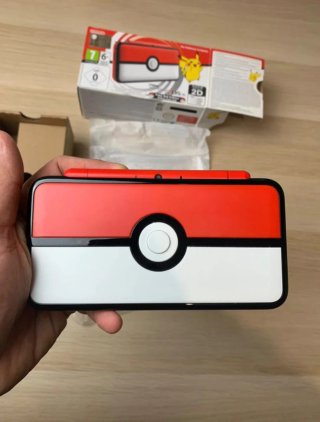 New Nintendo 2DS XL Edición Pokeball