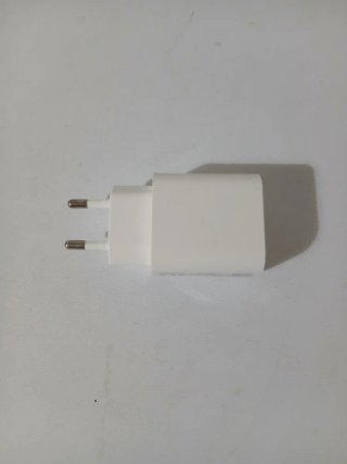 Cargador de pared blanco