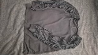 Blusa Negra con Volantes
