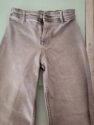 Pantalón vaquero gris