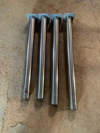 Set de 4 Patas Metálicas Regulables