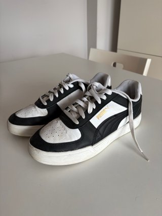 Zapatillas Puma Blancas y Negras