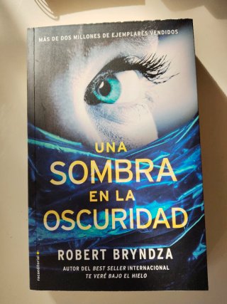 Una sombra en la oscuridad