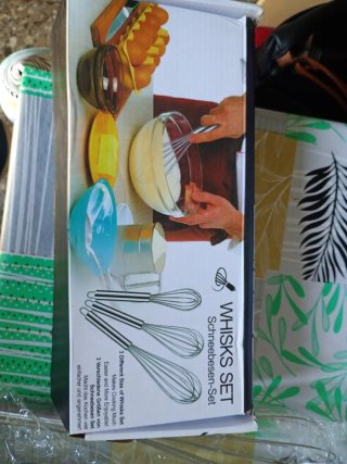 Set de 4 Batidoras Manuales + otros accesorios