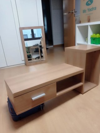 Mueble de entrada con espejo
