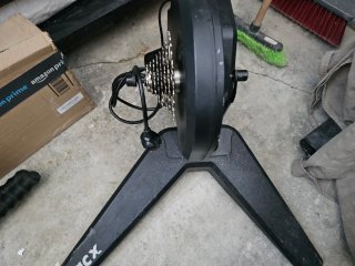 Rodillo Tacx y Bicicleta Triban 120