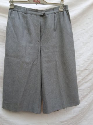Pantalones Cortos Gris