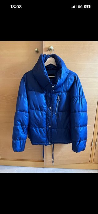 Abrigo tipo plumas Stradivarius azul