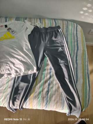 Conjunto Adidas Camiseta y Pantalón talla 13y/14y