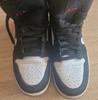 Nike Air Jordan 1 Retro Mid SE.Court Purple.US 8.5