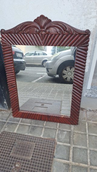 Espejo de Pared con Marco de Madera Tallada