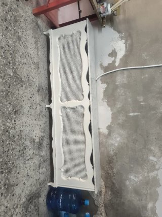 Cabecero y mesita de madera con mármol
