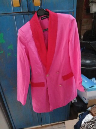 Blazer PrettyLittleThing Rosa y Rojo Talla S