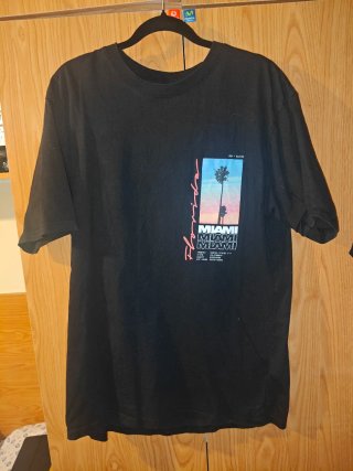 Camiseta Negra Estampado Miami Talla L