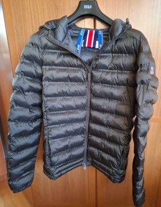Plumífero Invicta Negro