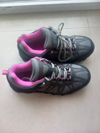 Zapatillas de trekking. T.35 Warterproof.