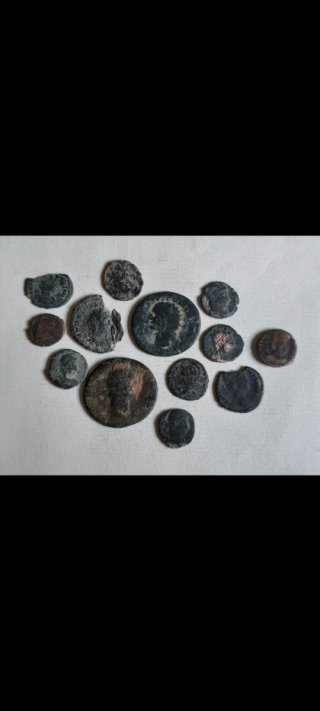 Lotto di 13 monete romane