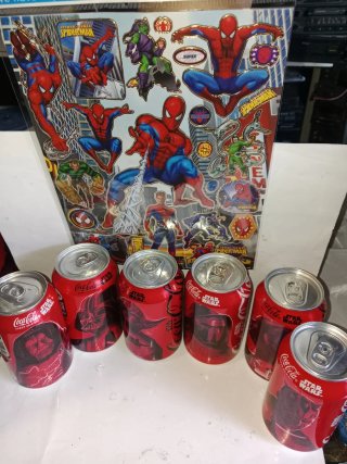 6 Latas edición Star Wars y Lámina Stickers Spider