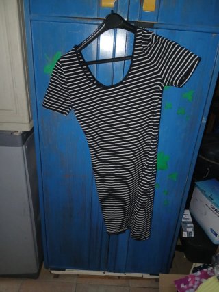 Vestido de rayas blanco y negro