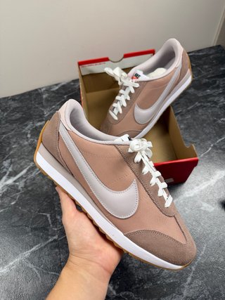 Scarpe Nike Beige