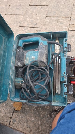 Martillo Percutor Makita con Maletín