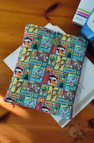 Funda para libro Looney Tunes. Artesanal