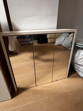 Espejo de baño con tres puertas