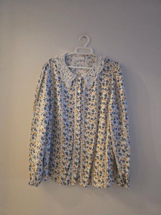 Camisa Estampada con Cuello de Encaje