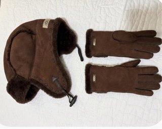 Conjunto Gorro y Guantes Ugg de Ante